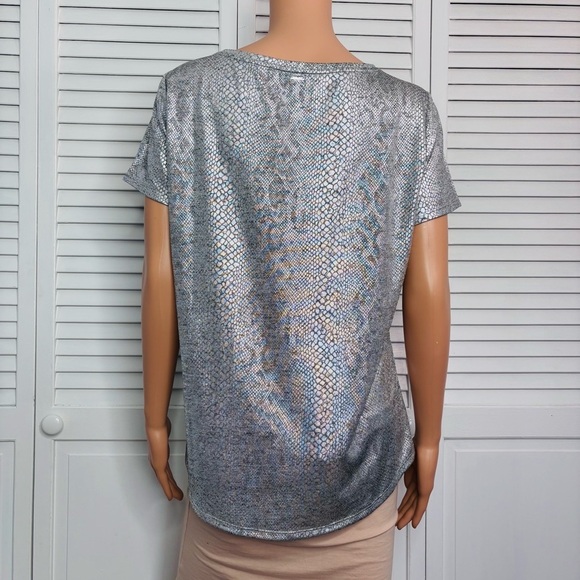 WHITE HOUSE BLACK MARKET Silver Metallic V-Neck Blouse Size Large - Picture 7 of 7